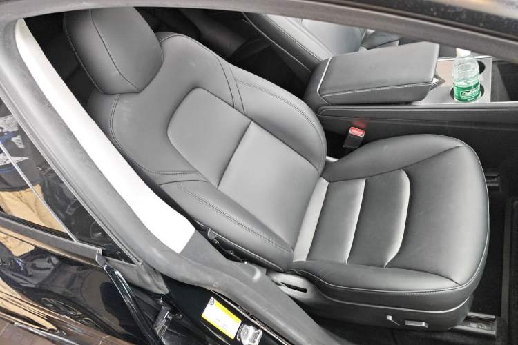 Used Tesla Model Y 2021 Standard Range Rear-Wheel Drive Version
