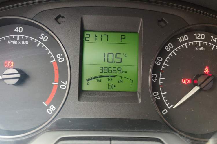 Used Skoda Rapid 2016 1.6L Automatic Front-Wheel Drive Model