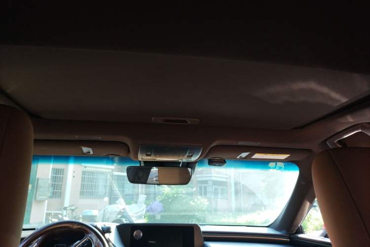 Used Lexus ES 2018 300h Premier Edition China VI Standard
