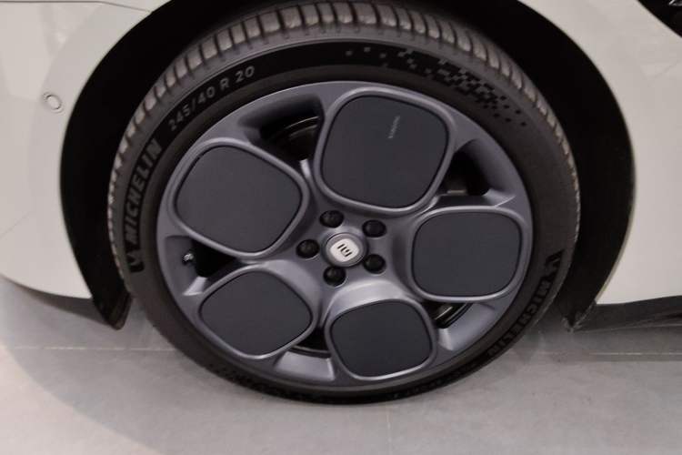 Used  SU7 2024 Rear-Drive Ultra-Long Range Advanced Pro-Level Intelligent Driving Version