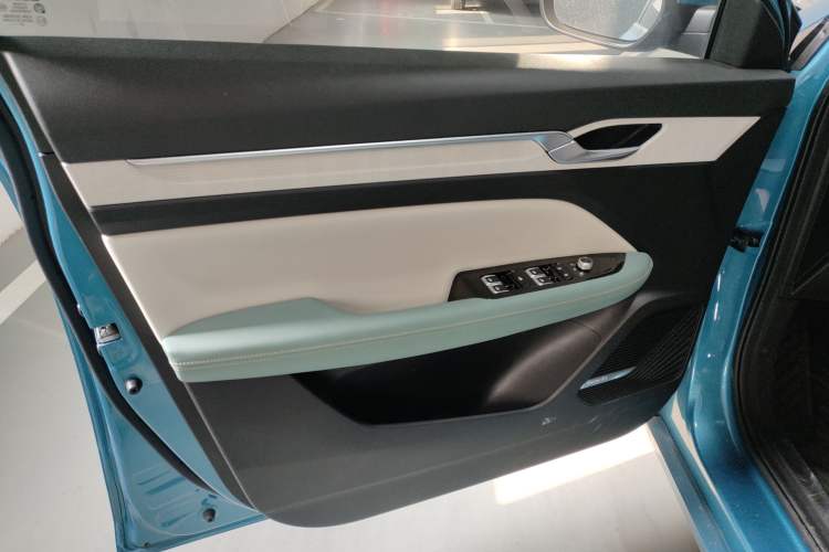 Used Geely Auto Emgrand L HiP 2022 1.5TD-DHT Pro 100KM Super Swift
