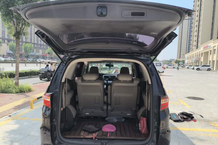 Used Honda Odyssey 2015 Revised 2.4L Luxury Edition
