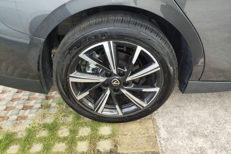 Used Changan Eado 2025 Blue Whale 1.5T 500Bar Prestige Model
