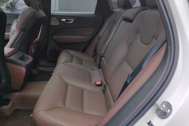 Used Volvo XC60 2024 B5 4x4 Smart Luxury Edition
