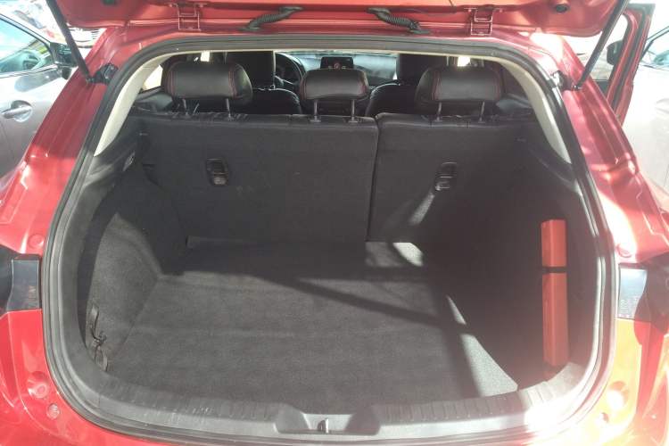 Used Mazda Mazda 3 Axela 2017 Hatchback 2.0L Automatic Luxury Model Emission Standard China V
