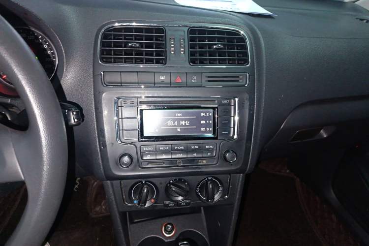 Used Volkswagen Polo 2014 1.6L Automatic Comfort Edition
