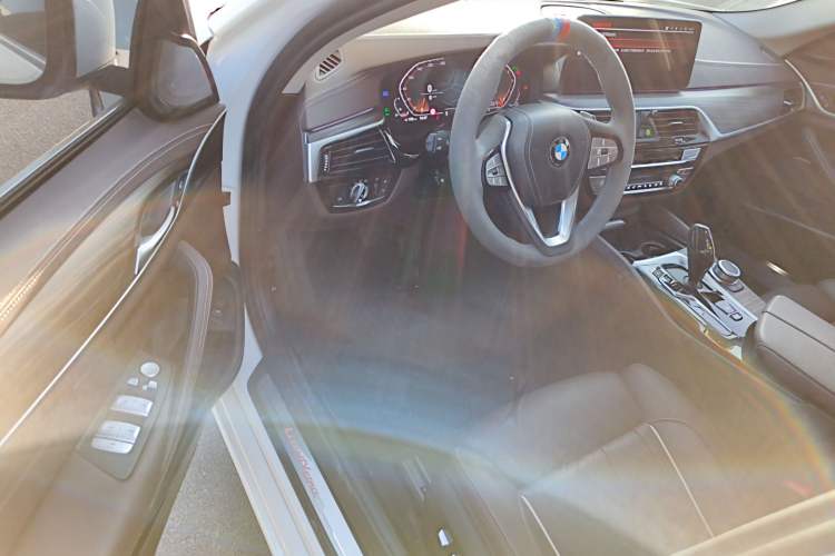 Used BMW 5 Series 2022 Second Facelift 530Li Luxury Edition Premium Package
