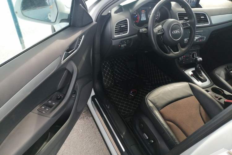 Used Audi Q3 2017 30 TFSI Fashion Model
