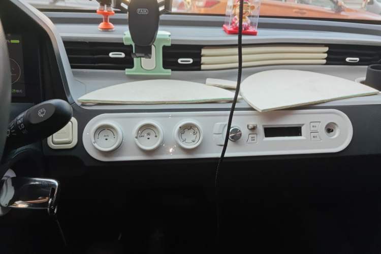 Used Wuling Hongguang MINIEV 2021 Macaron Premium Model – Lithium Iron Phosphate
