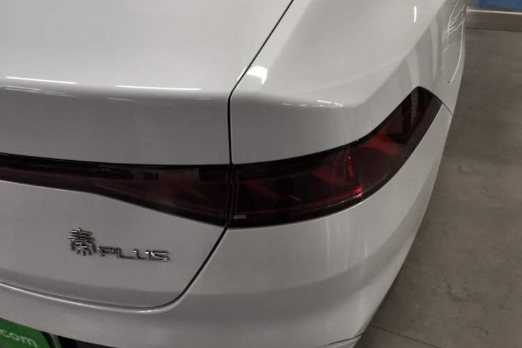 Used BYD Qin PLUS 2024 HONOR Edition DM-i 55KM Leading Model
