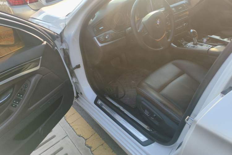 Used BMW 5 Series 2014 525Li Luxury Design Package
