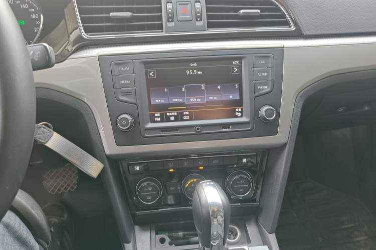 Used Volkswagen Lamando 2015 280TSI DSG Comfort Edition
