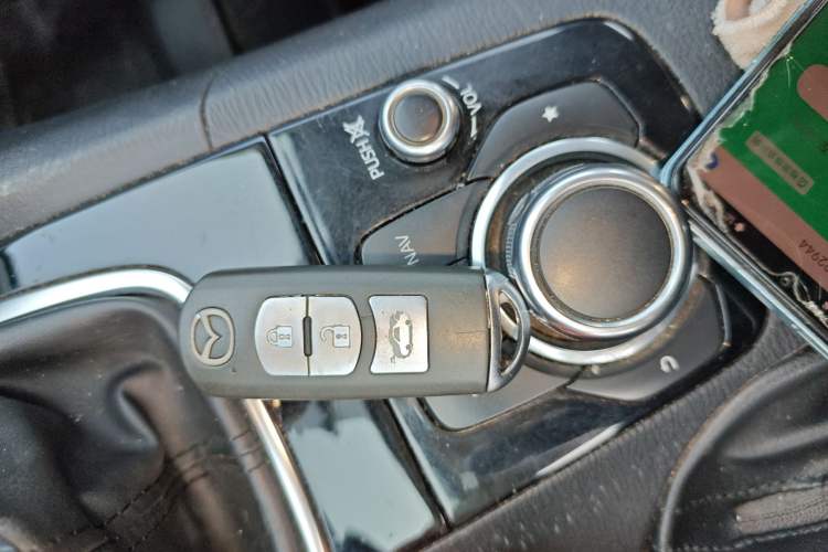 Used Mazda Mazda 3 Axela 2016 Sedan 1.5L Manual Luxury Model