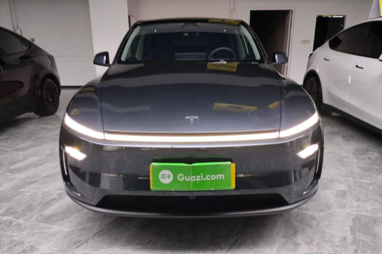 Used Tesla Model Y 2025 Long-Range All-Wheel-Drive Version
