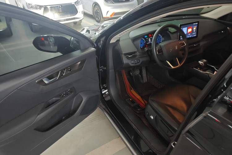 Used Hongqi E-QM5 2024 450km Range Commuter Version