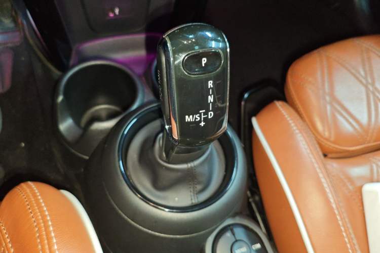 Used  MINI 2018 1.5T COOPER Artist
