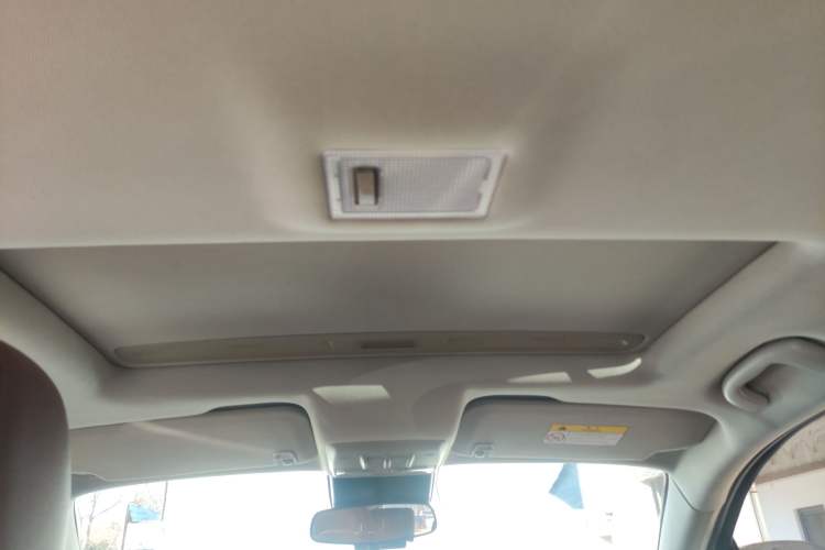 Used Buick Encore 2015 1.4T Automatic Two-Wheel Drive Urban Elite Version
