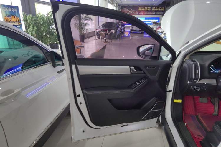 Used BYD Tang 2019 2.0T Automatic SmartConnect Luxury Version 5 Seats China VI Standard
