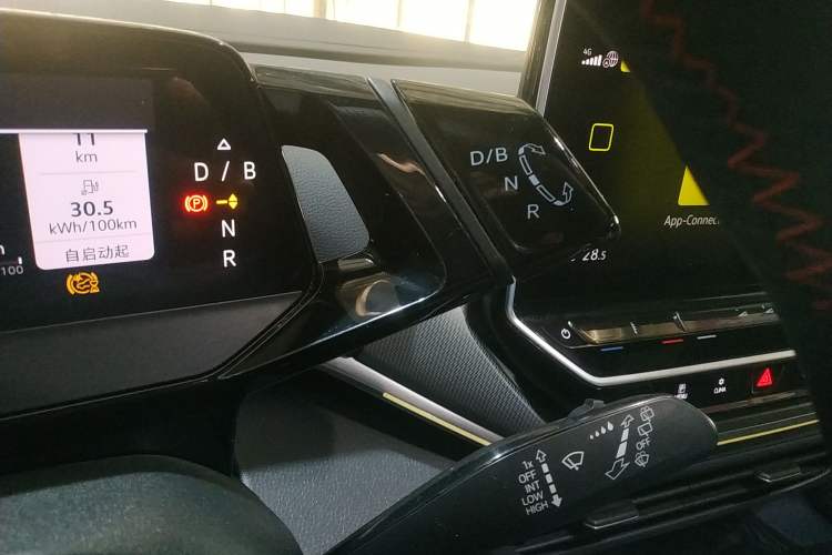 Used Volkswagen ID.4 CROZZ 2021 Long-Range PRO Two-Wheel Drive Version
