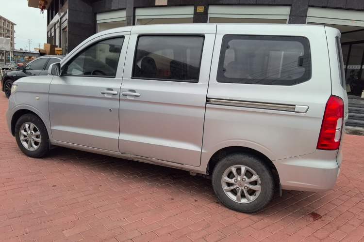 Used Wuling Hongguang V 2019 1.5L Enjoyment Version China VI LAR
