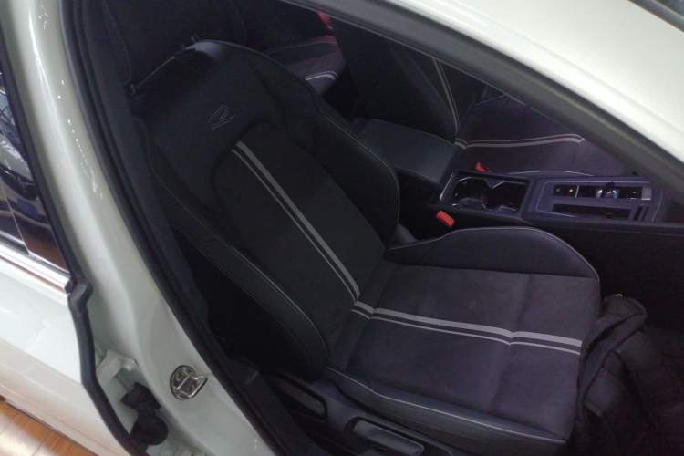 Used Volkswagen Golf 2023 Facelift 280TSI DSG R-Line Lite