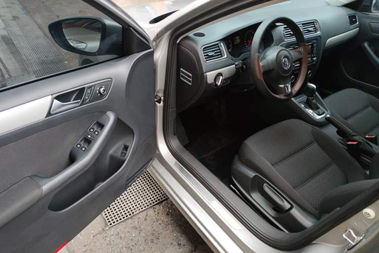 Used Volkswagen Sagitar 2014 Revised Version 1.6L Automatic Leading Edition