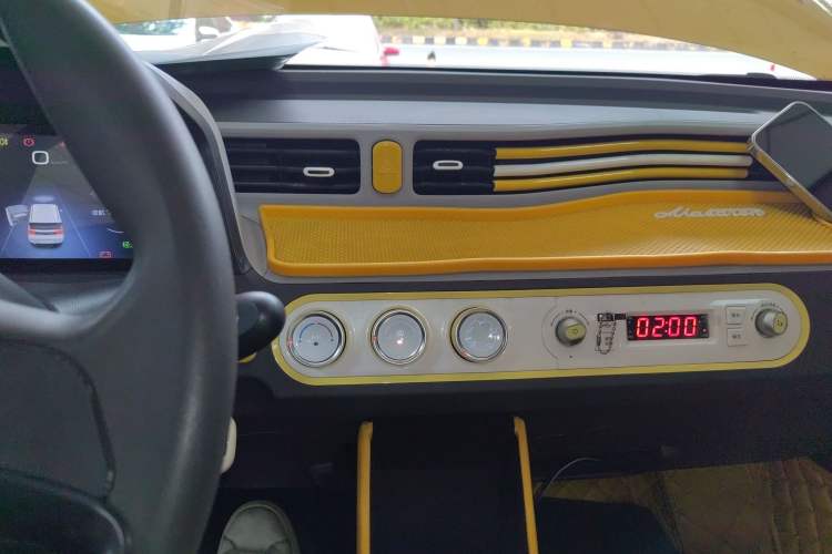 Used Wuling Hongguang MINIEV 2021 Macaron Sandwich Model 170 km Lithium Iron Phosphate