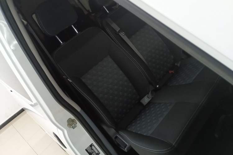 Used SAIC MAXUS Xintu V80 2021 2.0T Manual Classic Aoyuntong Short Wheelbase Mid-Height 7/8/9-Seater
