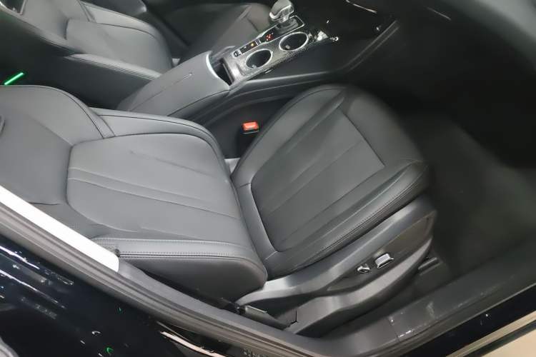 Used Hongqi HS3 PHEV 2024 PHEV 115km Jingwei Edition