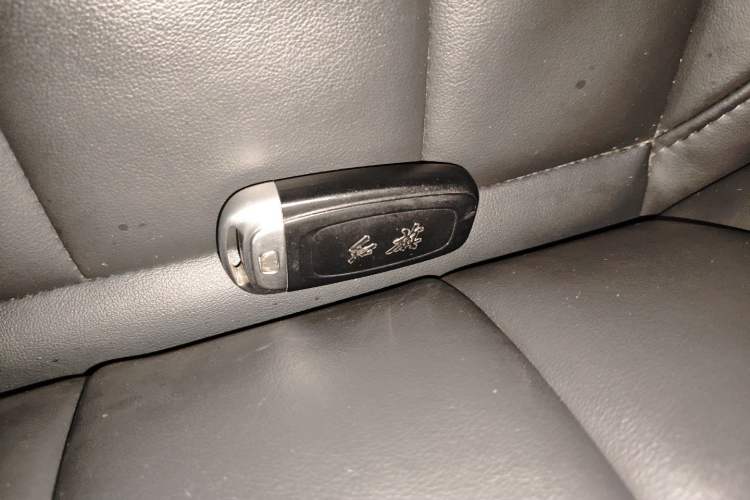 Used Hongqi H5 2022 Classic Model Facelift 1.8T Automatic Smart Connect Flagship Edition