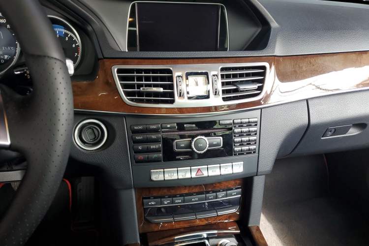 Used Mercedes-Benz E-Class 2014 Facelifted E 260 L Luxury Edition
