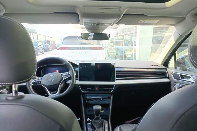 Used Volkswagen Tiguan L 2023 330TSI Automatic Two-Wheel Drive R-Line Enjoyment Edition
