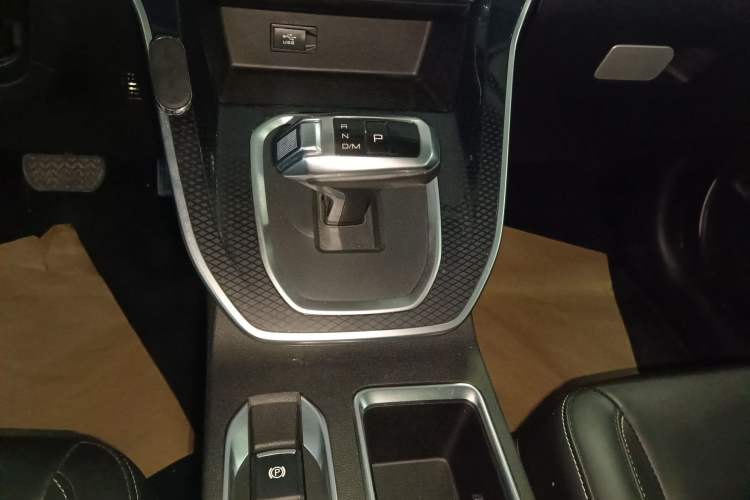 Used Haval M6 2021 PLUS 1.5T DCT Luxury Smart Connectivity Model
