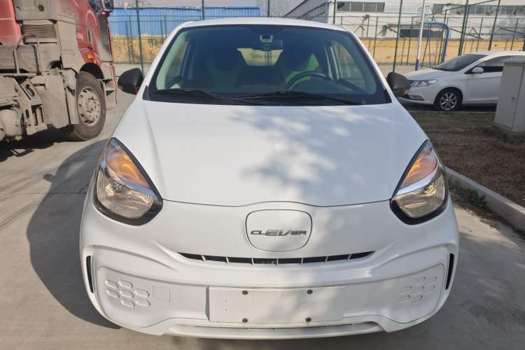 Used Roewe Clever 2021 302 km New Four-Seater Super-Efficient Version
