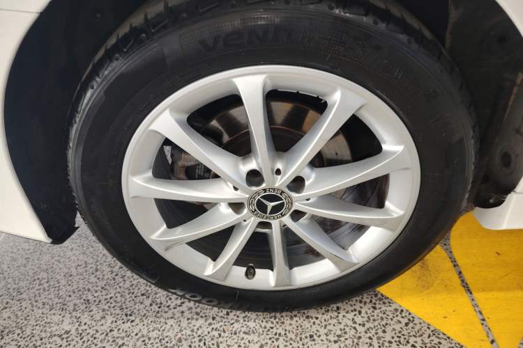 Used Mercedes-Benz A-Class 2021 A 200 L Sport Sedan Fashion Model
