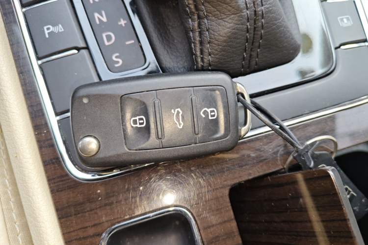 Used Volkswagen Passat 2014 1.8TSI DSG Prestige Navigation Edition