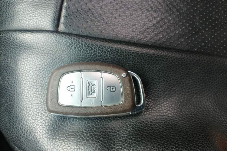 Used Hyundai Elantra (5th Generation / Langdong) 2015 1.6L Automatic Leading Model
