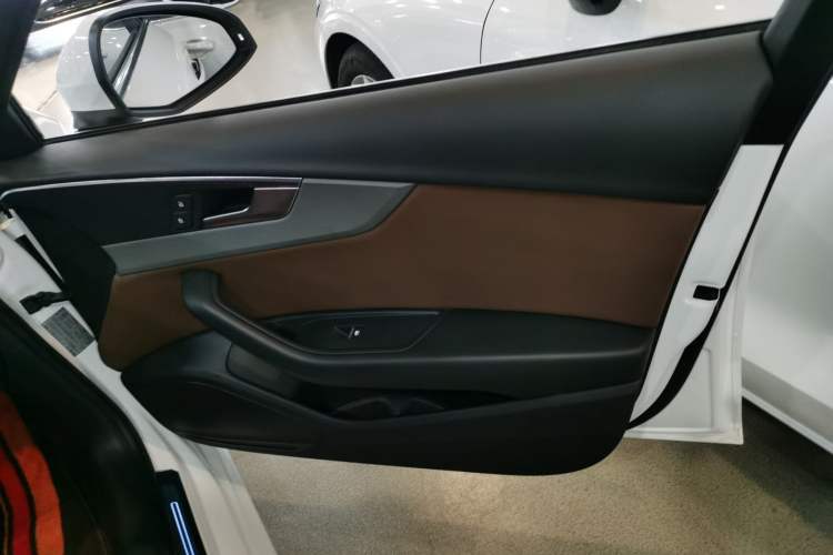 Used Audi A4L 2019 40 TFSI Ambition China VI
