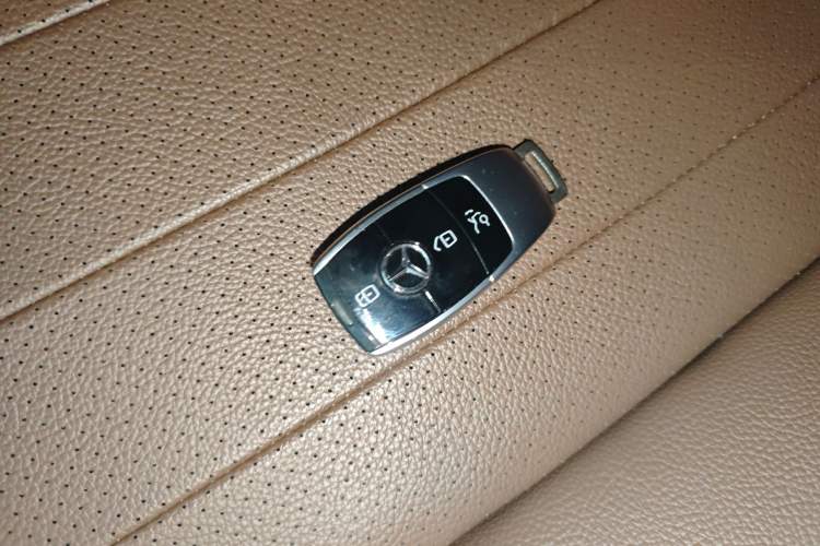 Used Mercedes-Benz E-Class 2023 Updated E 300 L Fashion Edition
