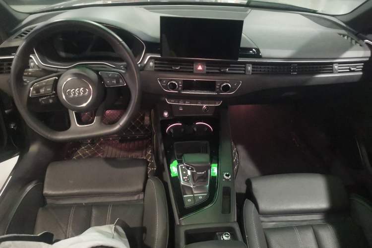 Used Audi A4L 2023 40 TFSI Luxury Dynamic Model
