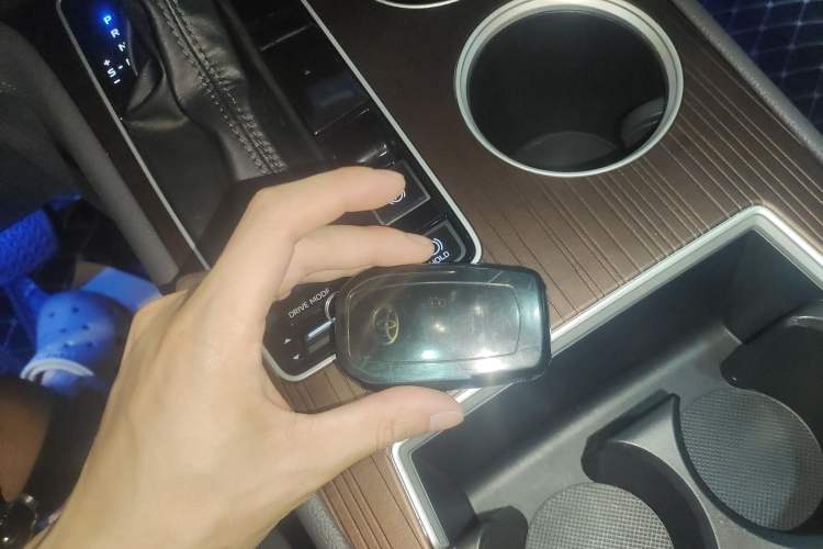 Used Toyota Sienna 2023 2.5L Hybrid Comfort Edition
