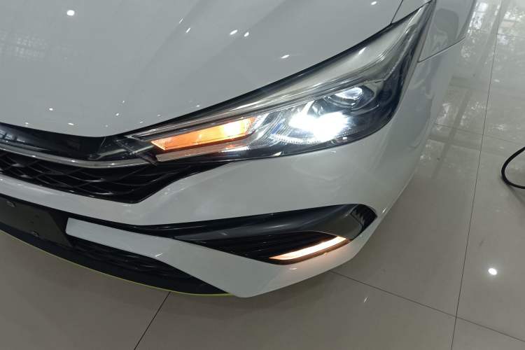 Used Roewe i5 2021 1.5L CVT Platinum Edition
