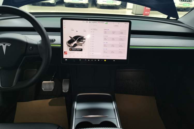 Used Tesla Model Y 2023 Long-Range All-Wheel-Drive Version
