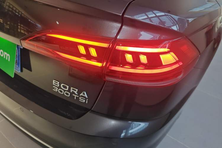 Used Volkswagen Bora 2023 300TSI DSG Prestige Edition

