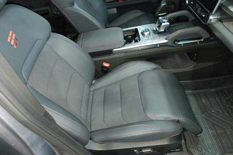 Used JETOUR Traveler 2023 2.0T All-Wheel Drive Conquer PRO
