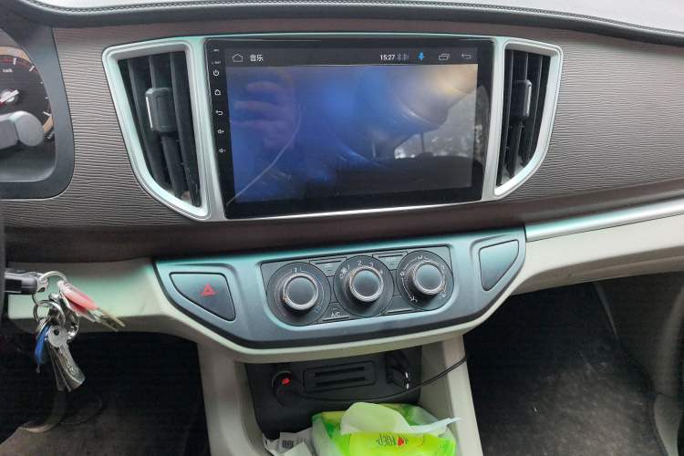 Used FORTHING Lingzhi 2018 M5L 1.6L 9-Seater Comfort Model