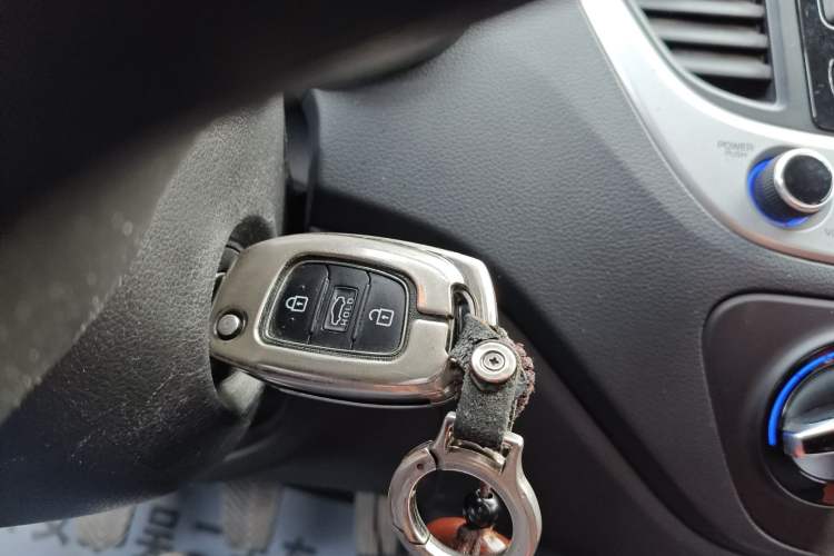 Used Hyundai Verna 2016 1.4L Manual Cool Edition GLS
