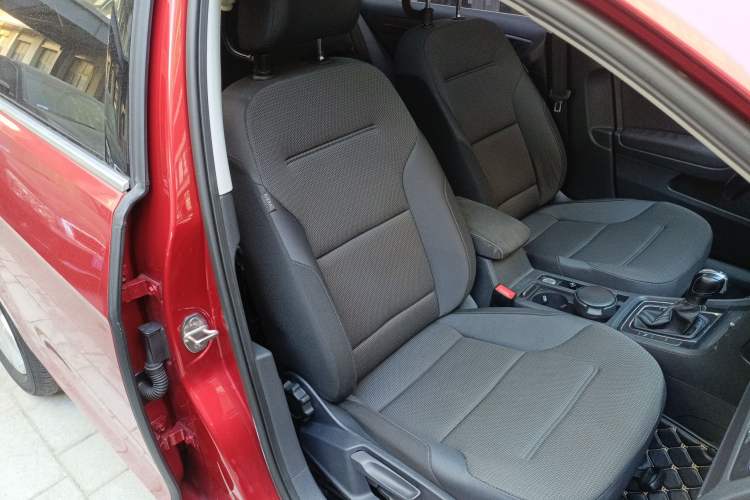 Used Volkswagen Golf 2017 230TSI Automatic Comfort Edition – Celebrating Milestone of One Million Units
