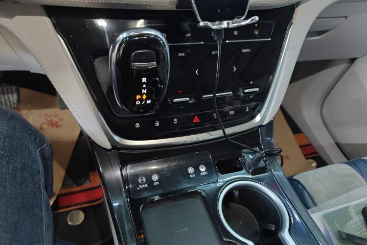 Used Buick GL8 2023 ES Lu Zun Deluxe and Yue Edition
