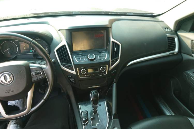 Used Dongfeng Aeolus AX7 2016 2.0L Automatic Zhiyi Trim